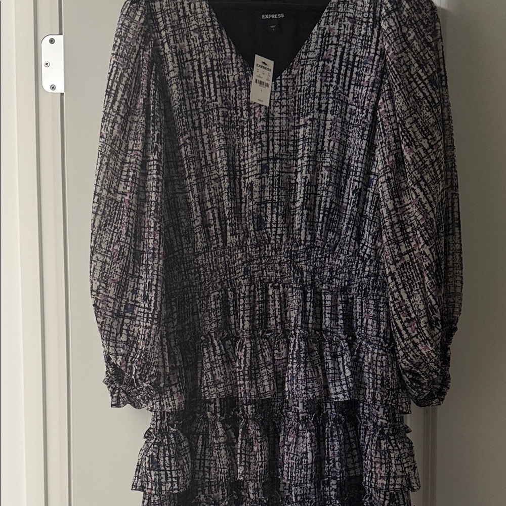 Express Women's Black and White Long Sleeve Dress